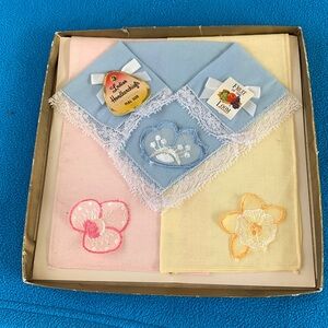 Ladies Handkerchief Set - Vintage Fruit of the Loom